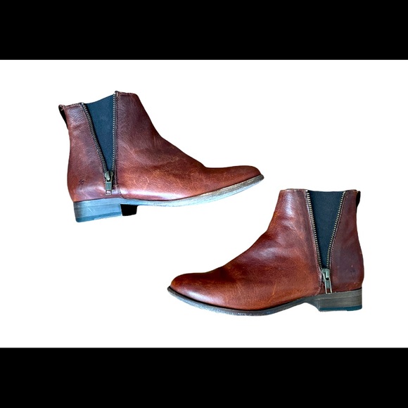 FRYE Women's Carly Zip Chelsea Boot - Picture 4 of 6